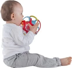 Sophie De Giraf - Speelbal - Twistin Ball -Babyspeelgoed Winkel 1200x1134 2