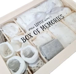 Gepersonaliseerd Kraamcadeau Unisex - Baby Geschenkset Neutraal - Herinneringsdoos Baby - Kraamcadeau - Baby Memorie Box - Babyshower Cadeau - Babycadeau - 10 In 1 Kado - Cadeau Met Naam -Babyspeelgoed Winkel 1200x1178 4