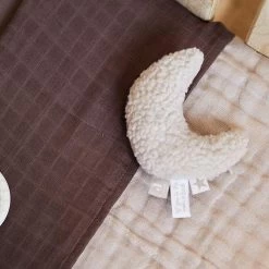 Jollein Rammelaar Moon - Nougat -Babyspeelgoed Winkel 1200x1200 276