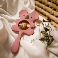 Merkloos Bijtring - Rammelaar - Babys - Speelgoed - Babyspeelgoed - Kraamcadeau - Siliconen - BPA Vrij - Roze -Babyspeelgoed Winkel 1200x1200 284