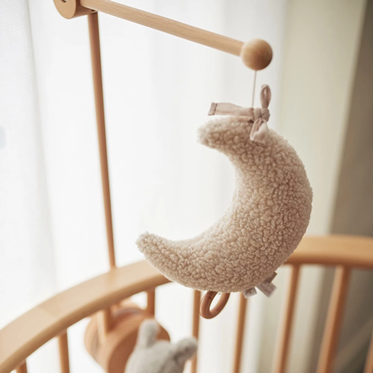 Jollein Houten Arm Voor Mobiel 1 Jollein Houten Arm Voor Mobiel