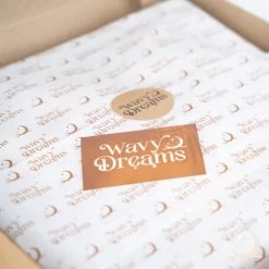 Wavy Dreams - Boxmobiel - Dieren Mobiel Babykamer - Mobiel Baby - Kraamcadeau - Baby Cadeau Meisje - Baby Mobiel - Pink Dolphin -Babyspeelgoed Winkel 1200x1200 509