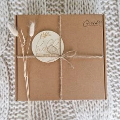 Gioia Giftbox Essentials Small Ecru - Jongen - Meisje - Unisex - Babygeschenkset - Kraamcadeau - Baby Cadeau - Kraammand - Babyshower Cadeau -Babyspeelgoed Winkel 1200x1200 563