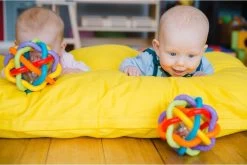 Playgro Buigbare Bendy Ball - Grijp- En Bijtspeelgoed - Incl Rammelaar - Activiteitenbal 18 Playgro Buigbare Bendy Ball - Grijp- En Bijtspeelgoed - Incl Rammelaar - Activiteitenbal -Babyspeelgoed Winkel 1200x803 3