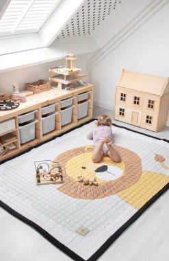 Love By Lily - Groot Speelkleed - Mr. Chairman Lion - 200x150cm -Babyspeelgoed Winkel 780x1200
