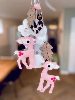 Losse Muziekmobiel Hangers Voor Boxmobiel Met Roze Hertjes En Goud Glitter Details -Babyspeelgoed Winkel 899x1200 7