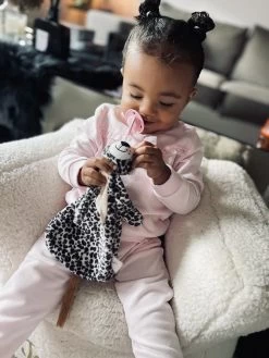 Bylout Leopard Lou Knuffeldoekje/Speendoekje Produced By Happy Horse -Babyspeelgoed Winkel 900x1200 2